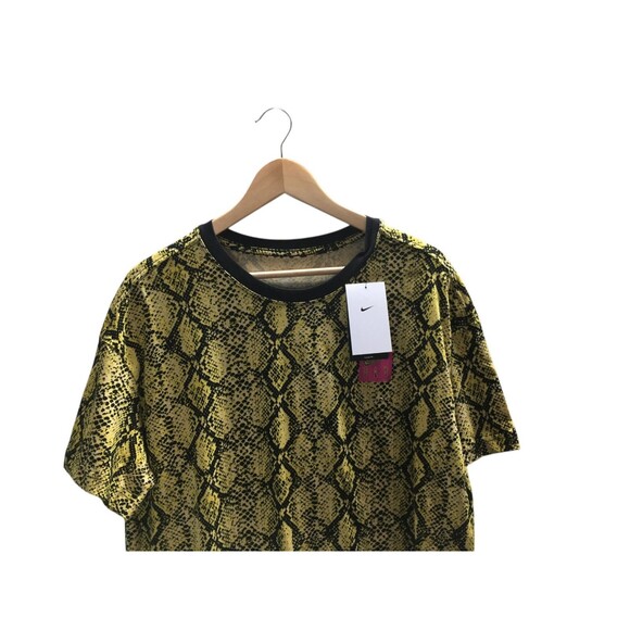 The Nike Tee Women's Size Large Yellow Black Snake Basketball Fly Loose Fit - Picture 3 of 8